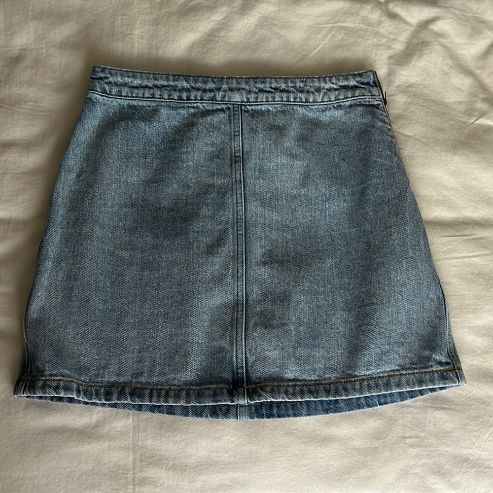WILFRED FREE Light wash Denim Skirt - Side Zip - Size 6